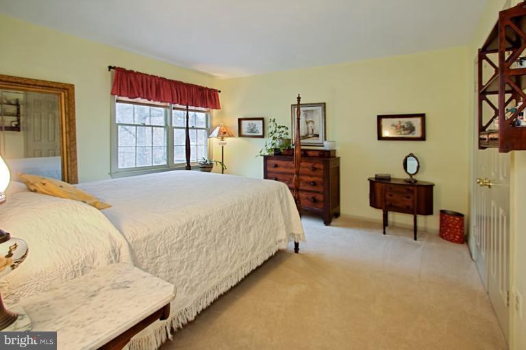 6827 Camus Place Springfield, VA 22152 - Photo 16 of 30 Bedroom
