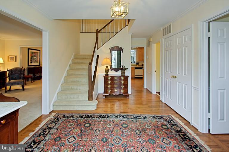 6827 Camus Place Springfield, VA 22152 - Photo 3 of 30 Foyer