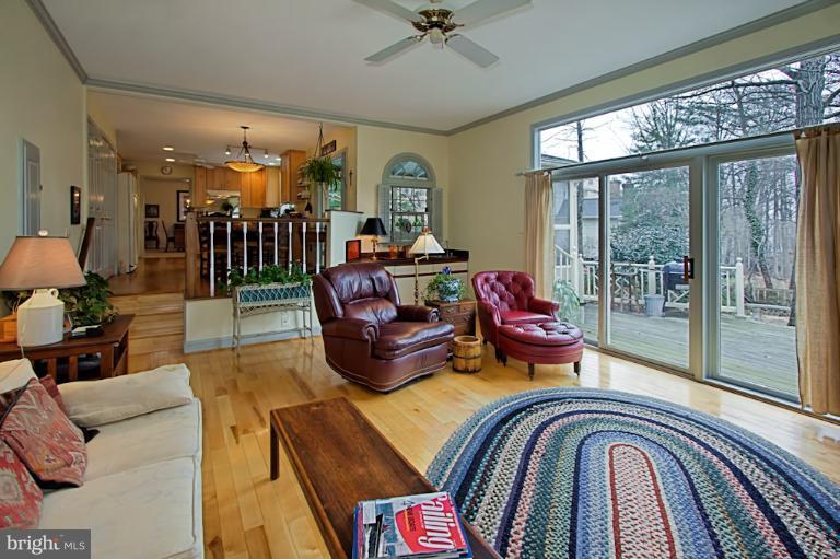 6827 Camus Place Springfield, VA 22152 - Photo 10 of 30 Family Room