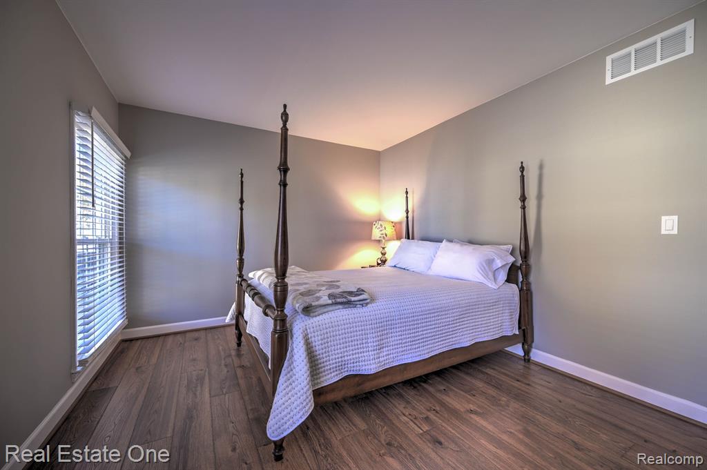 1427 Lantern Lane, Unit 35 Rochester Hills, MI 48306 - Photo 33 of 55