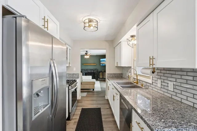 $399,900 | 2117 Sunnyside Drive, Waukesha, WI 53186