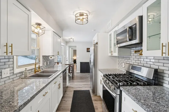 $399,900 | 2117 Sunnyside Drive, Waukesha, WI 53186