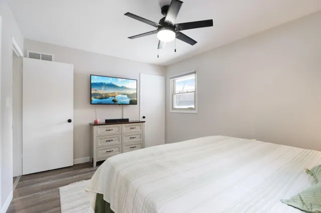 $399,900 | 2117 Sunnyside Drive, Waukesha, WI 53186