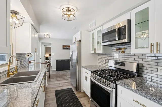 $399,900 | 2117 Sunnyside Drive, Waukesha, WI 53186