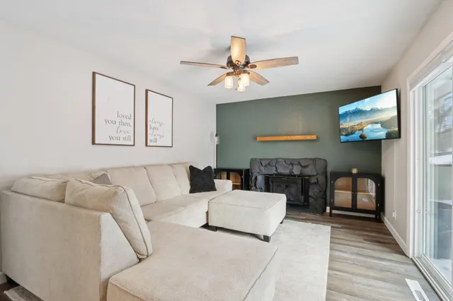 $399,900 | 2117 Sunnyside Drive, Waukesha, WI 53186