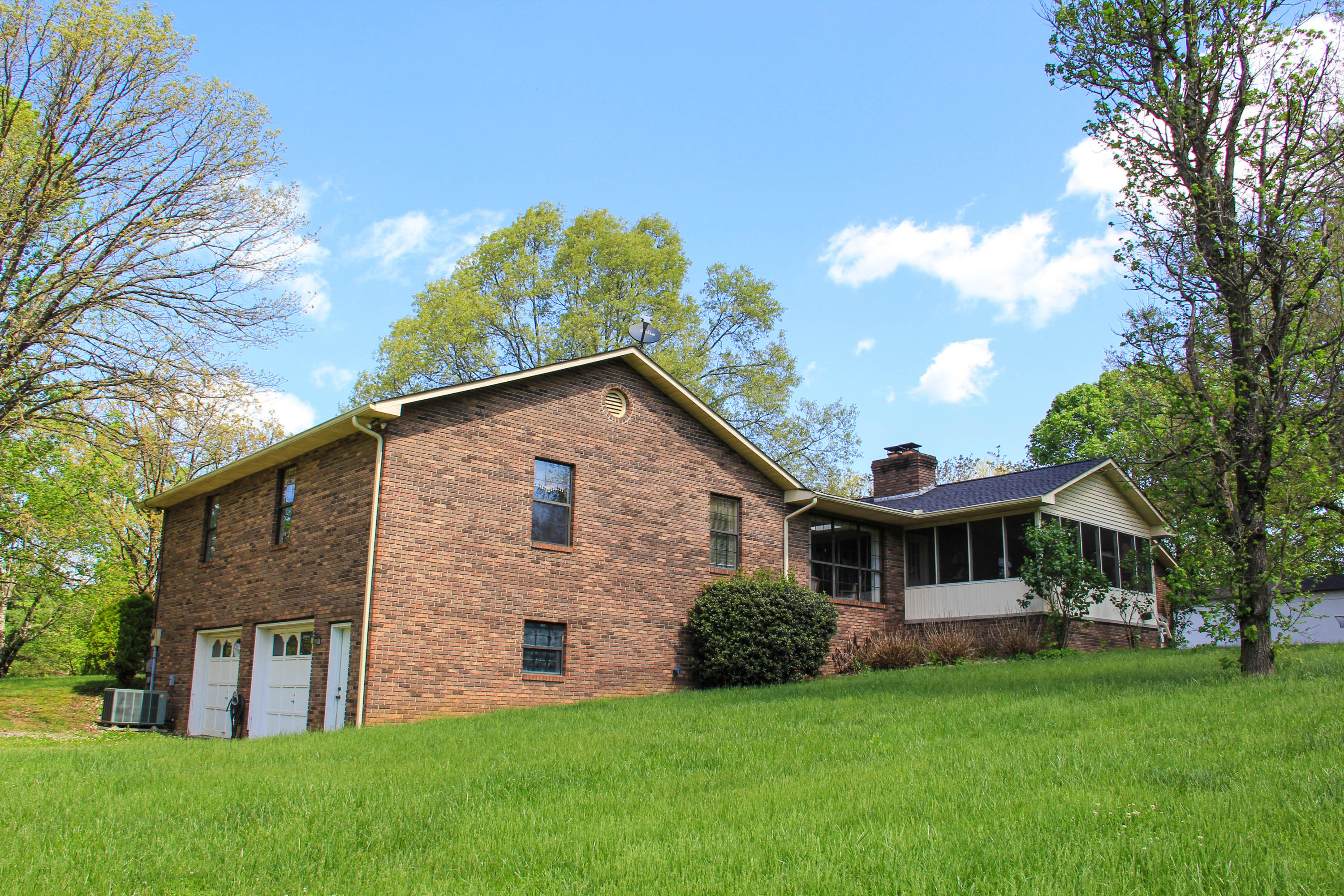 138 Milligan Road Maryville, TN 37803 - Photo 5 of 40 IMG_2173
