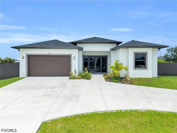 $470,000 | 914 Chiquita Boulevard North, Cape Coral, FL 33993