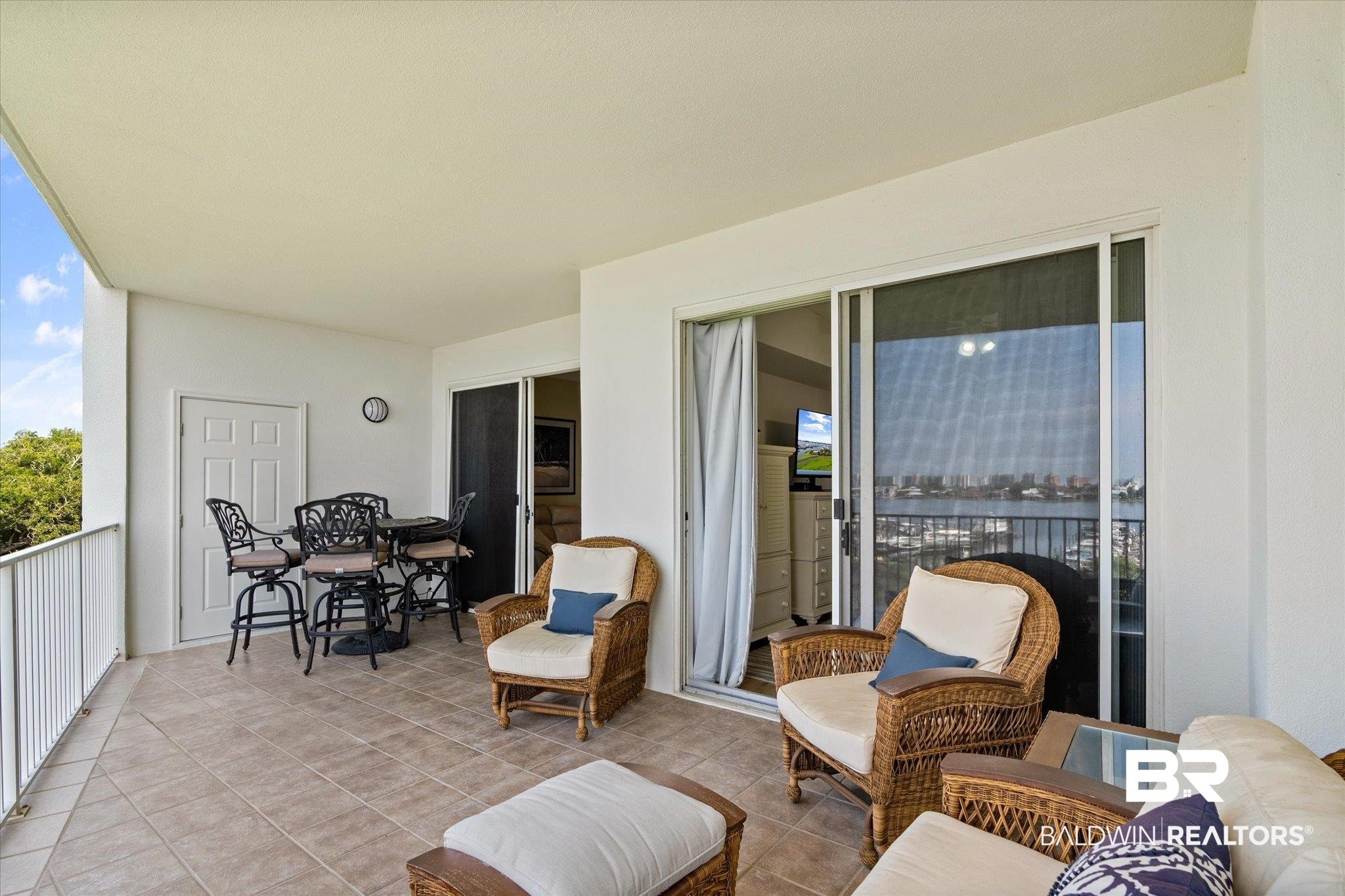 27282 Canal Road, Unit 405 Orange Beach, AL 36561 - Photo 32 of 50 Seating for 8