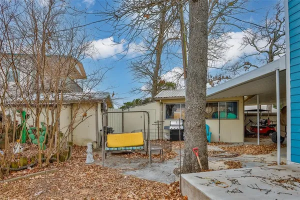 $600,000 | 16 Cottonwood Drive, Gordonville, TX 76245