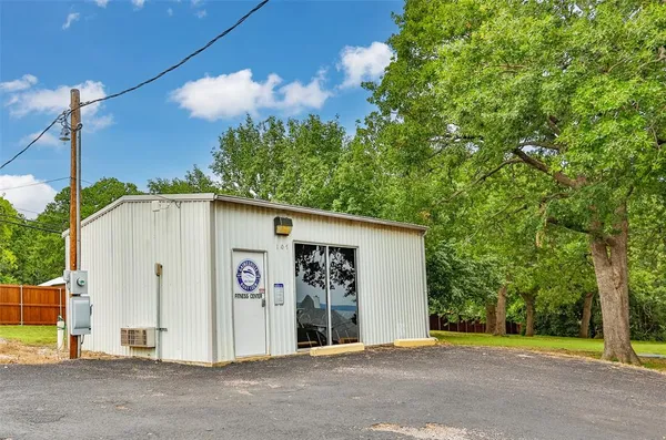 $600,000 | 16 Cottonwood Drive, Gordonville, TX 76245