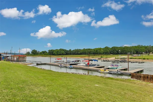 $600,000 | 16 Cottonwood Drive, Gordonville, TX 76245