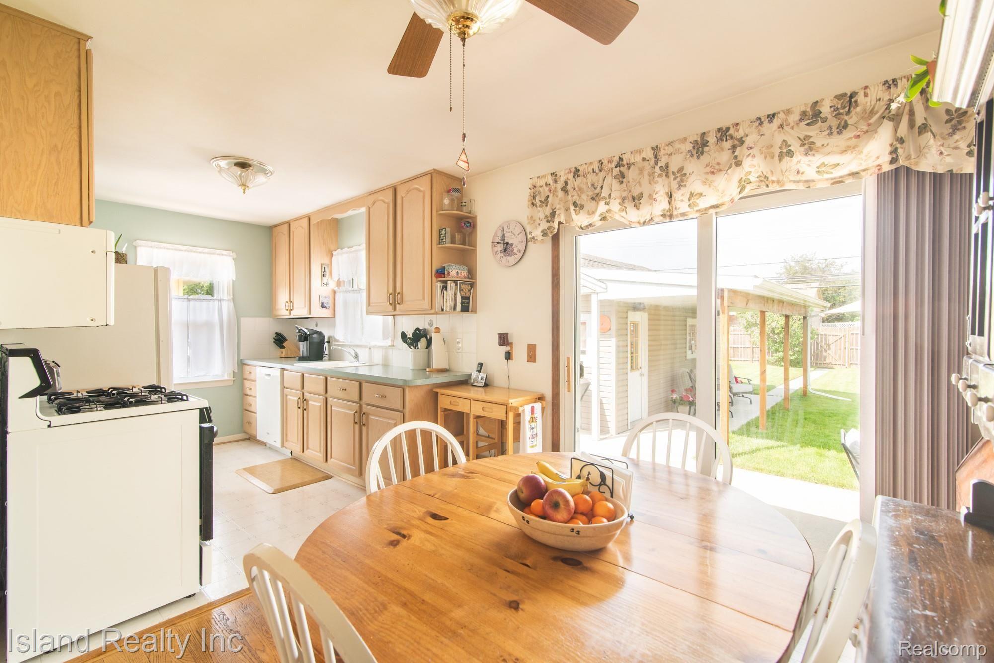 17078 Reno Street Riverview, MI 48193 - Photo 7 of 22 17078RenoRiverview-14.jpg