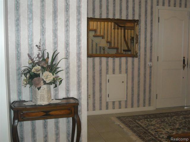 41 Belle Meade Road Grosse Pointe, MI 48236 - Photo 14 of 20 Hallway
