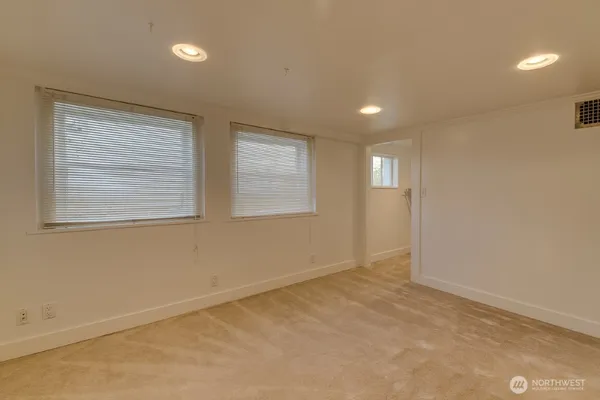 $4,500 | 6013 6th Avenue Northeast, Seattle, WA 98115