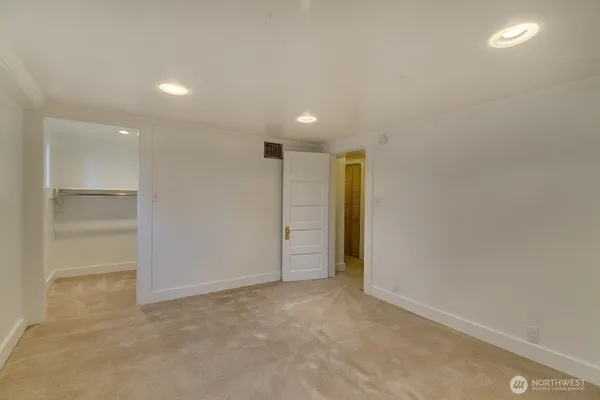 $4,500 | 6013 6th Avenue Northeast, Seattle, WA 98115