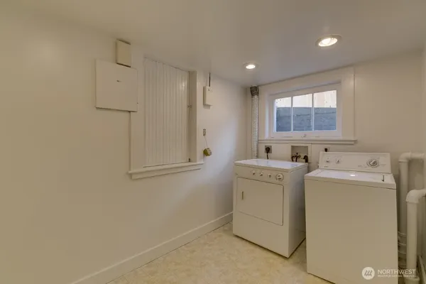 $4,500 | 6013 6th Avenue Northeast, Seattle, WA 98115