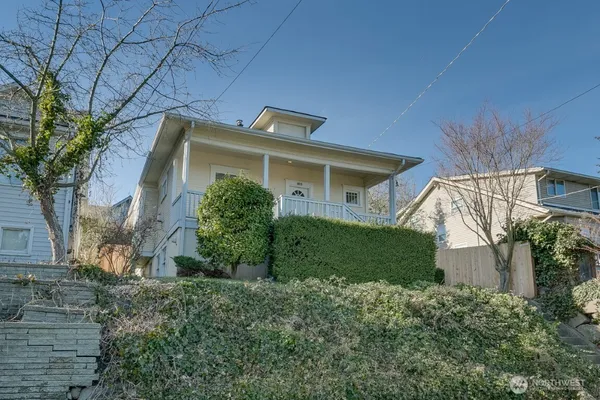 $4,500 | 6013 6th Avenue Northeast, Seattle, WA 98115