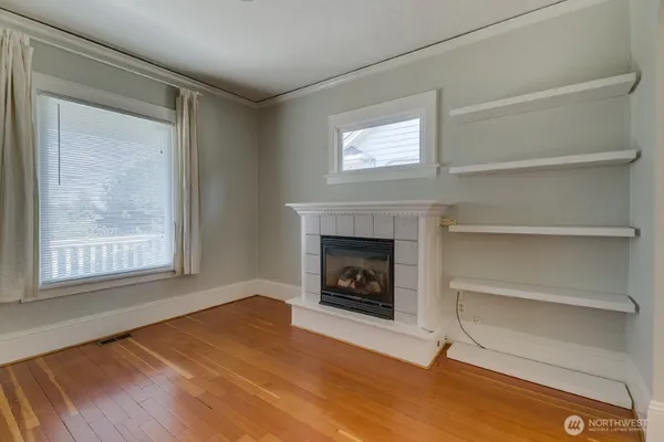 $4,500 | 6013 6th Avenue Northeast, Seattle, WA 98115