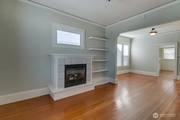 $4,500 | 6013 6th Avenue Northeast, Seattle, WA 98115