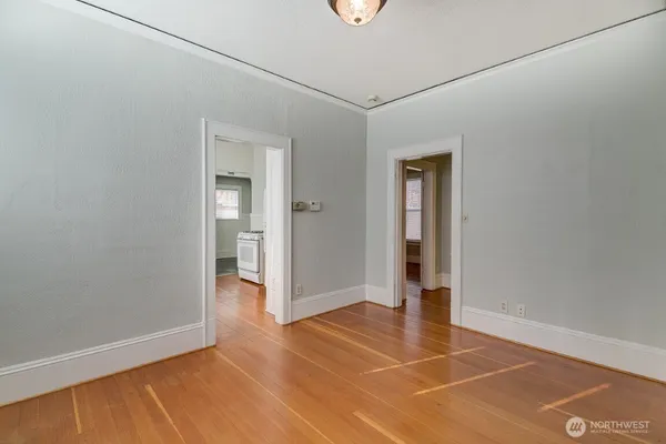 $4,500 | 6013 6th Avenue Northeast, Seattle, WA 98115