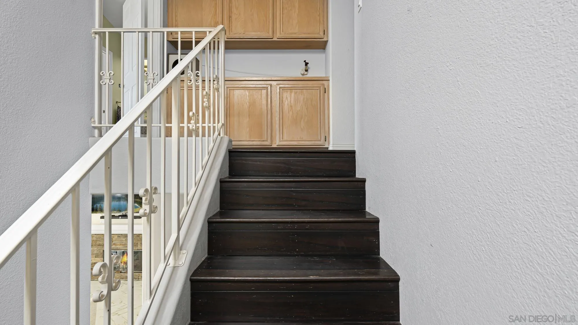 24249 Sargeant Road Ramona, CA 92065 - Photo 16 of 46 a view of entryway