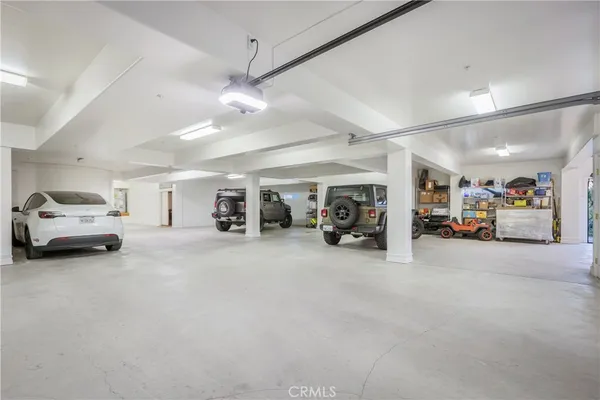 a view of the parking area