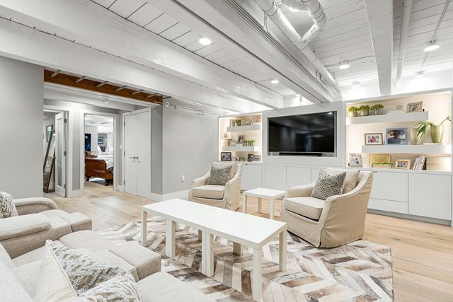 $3,750,000 | 343 Commercial Street, Unit 114, Boston, MA 02109