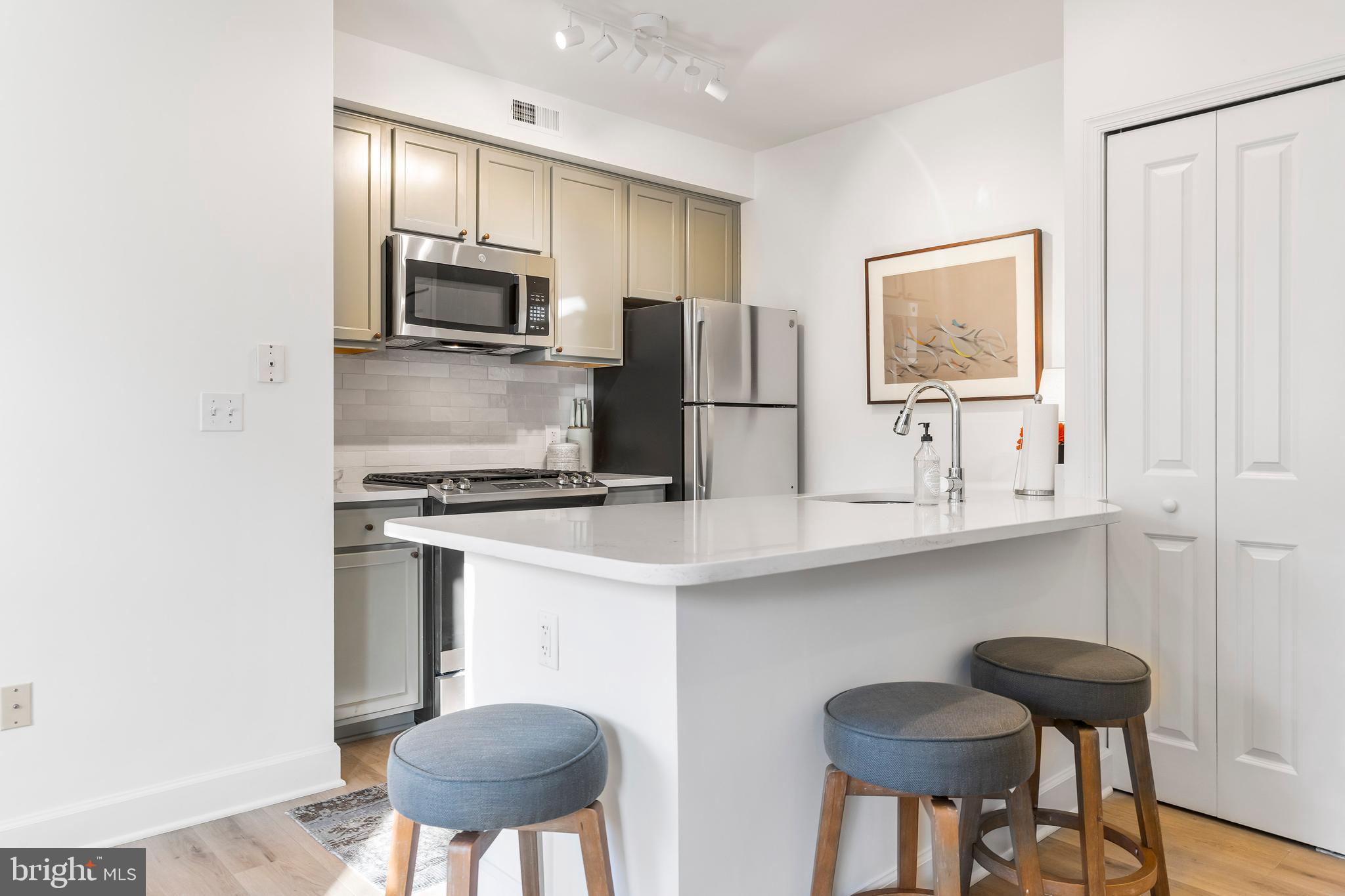 1418 W Street Northwest, Unit 505 Washington, DC 20009 - Photo 19 of 38