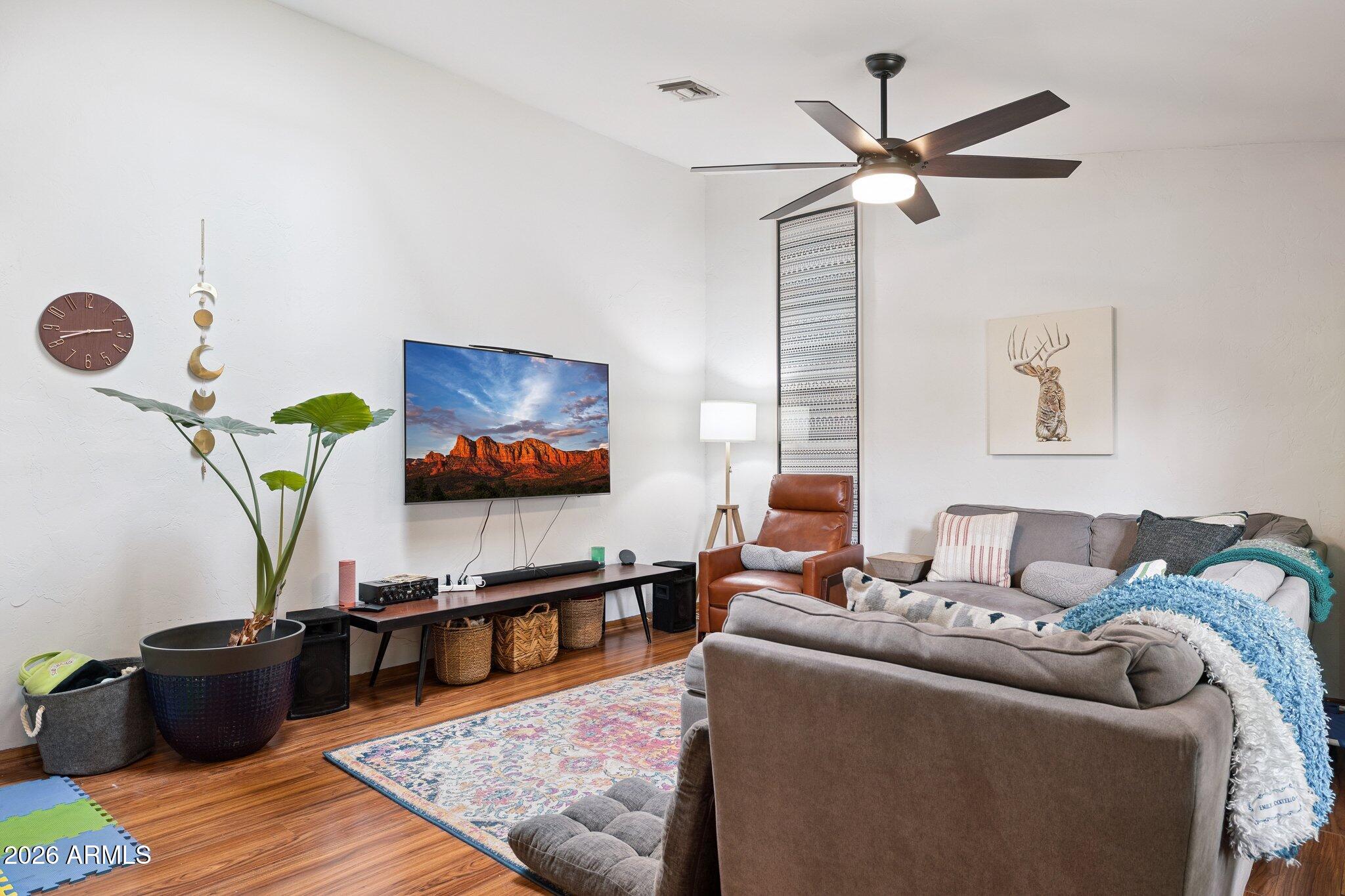 6721 North 12th Way Phoenix, AZ 85014 - Photo 12 of 31 Family Room