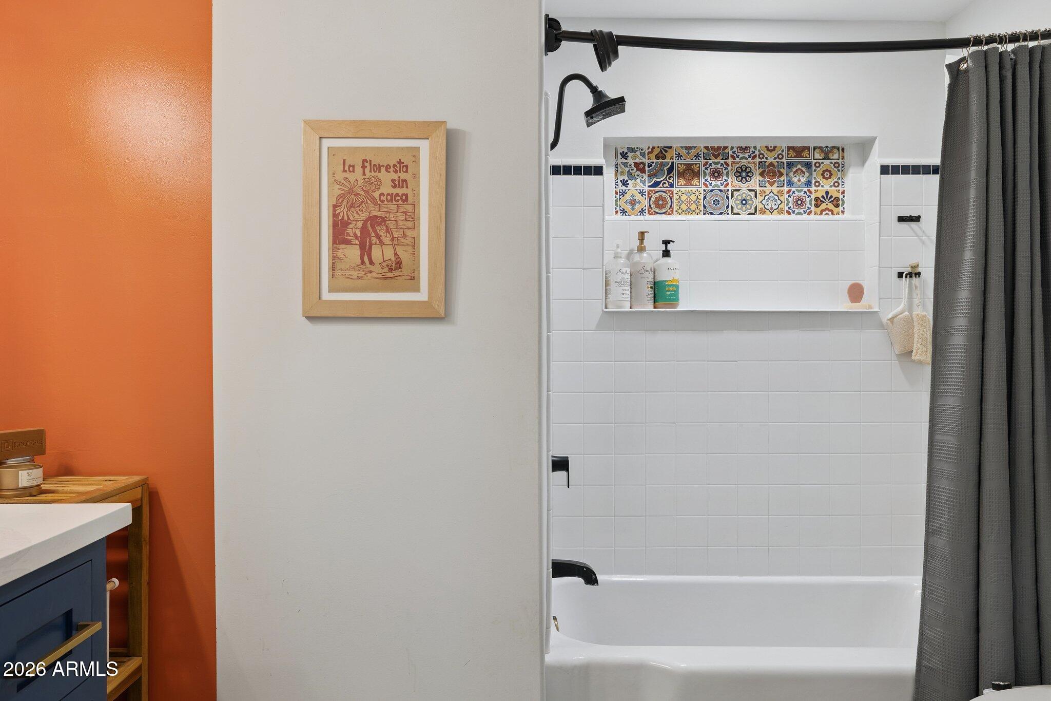 6721 North 12th Way Phoenix, AZ 85014 - Photo 24 of 31 Guest Bath2