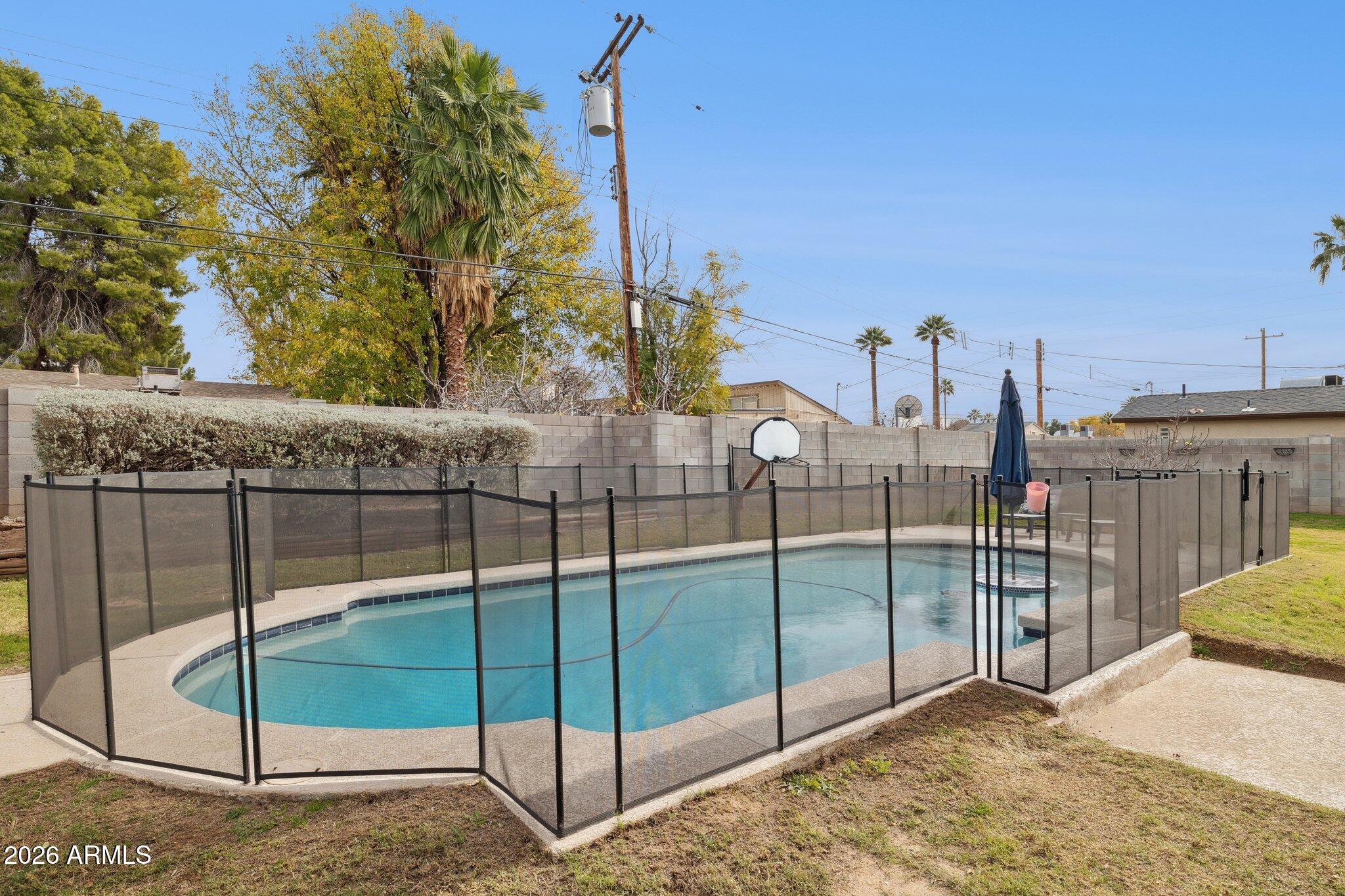6721 North 12th Way Phoenix, AZ 85014 - Photo 28 of 31 Pool