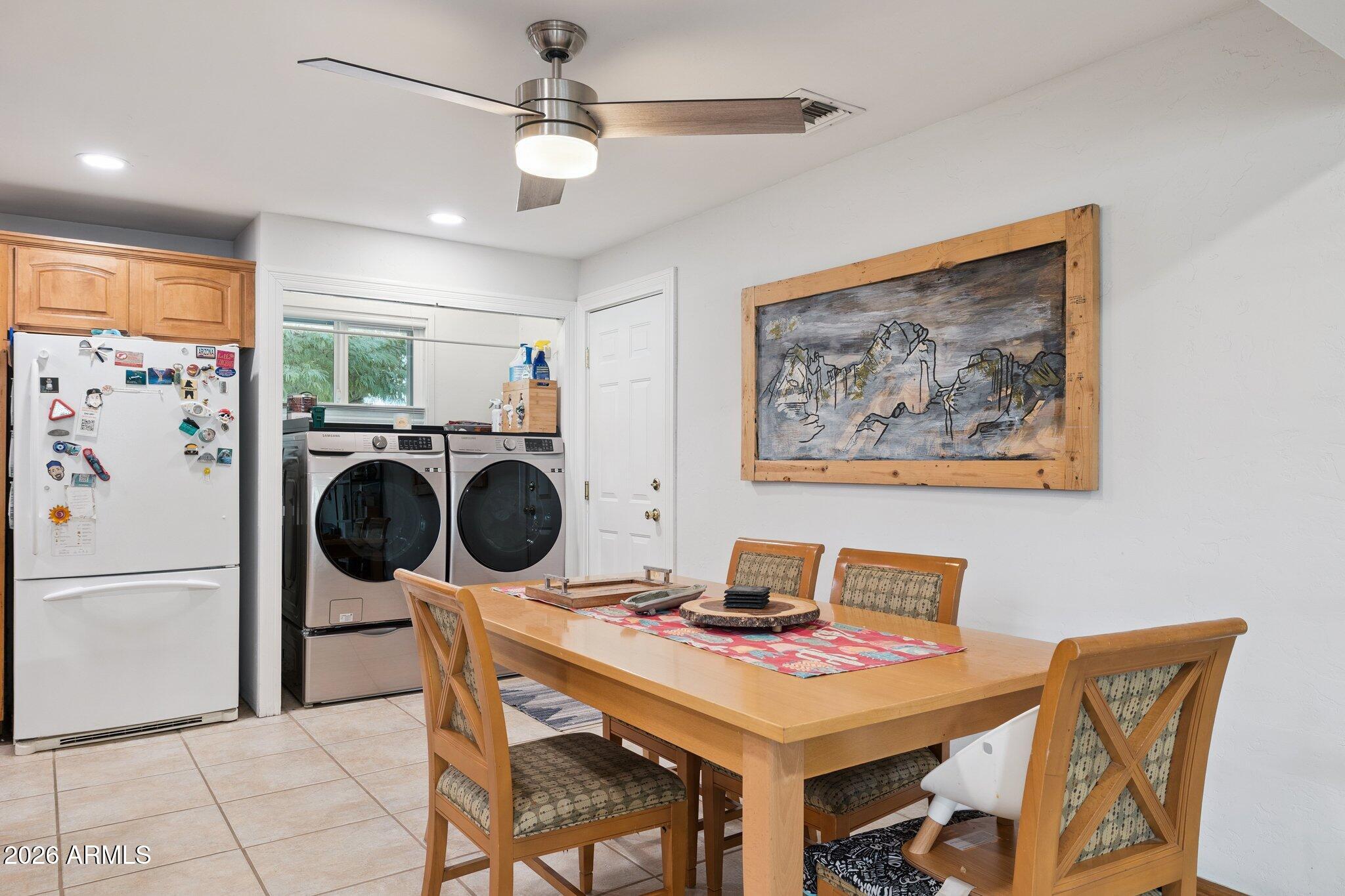6721 North 12th Way Phoenix, AZ 85014 - Photo 9 of 31 Eat in Kitchen