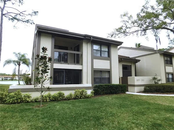 $2,100 | 207 Woodlake Wynde, Unit 207, Oldsmar, FL 34677