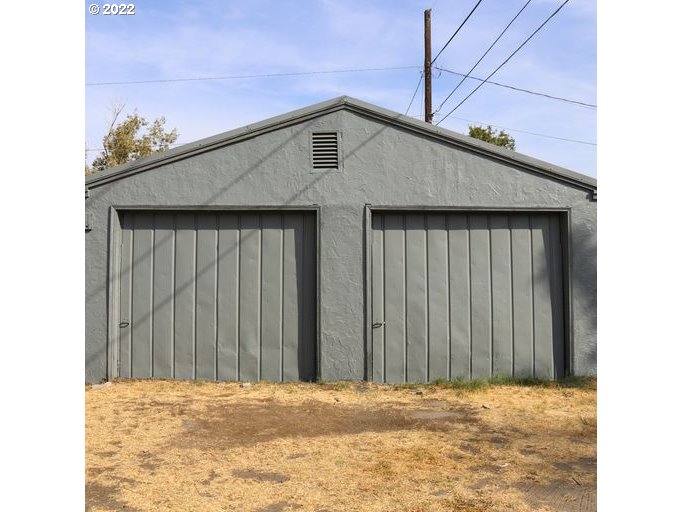 409 West Ridgeway Avenue Hermiston, OR 97838 - Photo 4 of 16