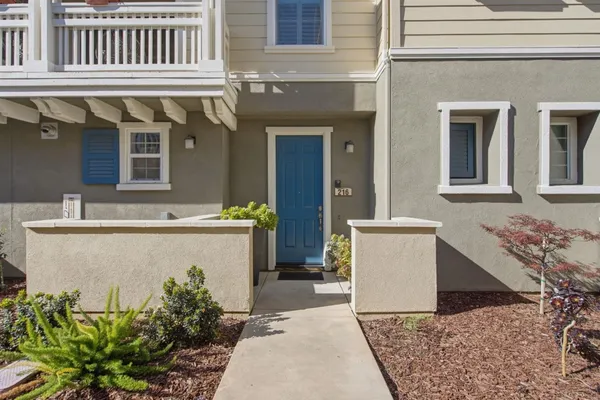 $1,285,000 | 631 True Wind Way, Unit 216, Redwood City, CA 94063