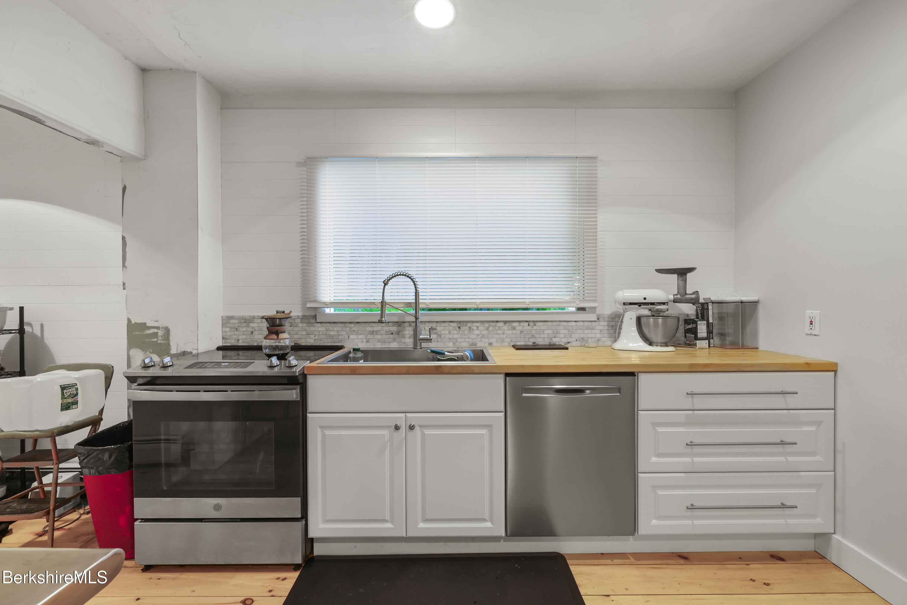 281 Walnut Street North Adams, MA 01247 - Photo 15 of 35 Kitchen
