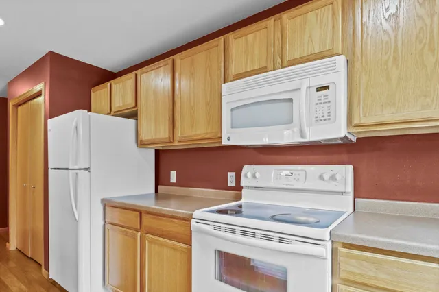 $300,000 | 3902 Maple Grove Drive, Unit 9, Madison, WI 53719