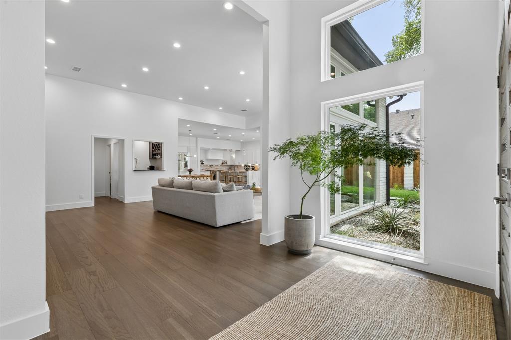 2016 Wing Point Lane Plano, TX 75093 - Photo 5 of 33