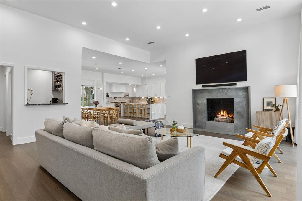 2016 Wing Point Lane Plano, TX 75093 - Photo 6 of 33