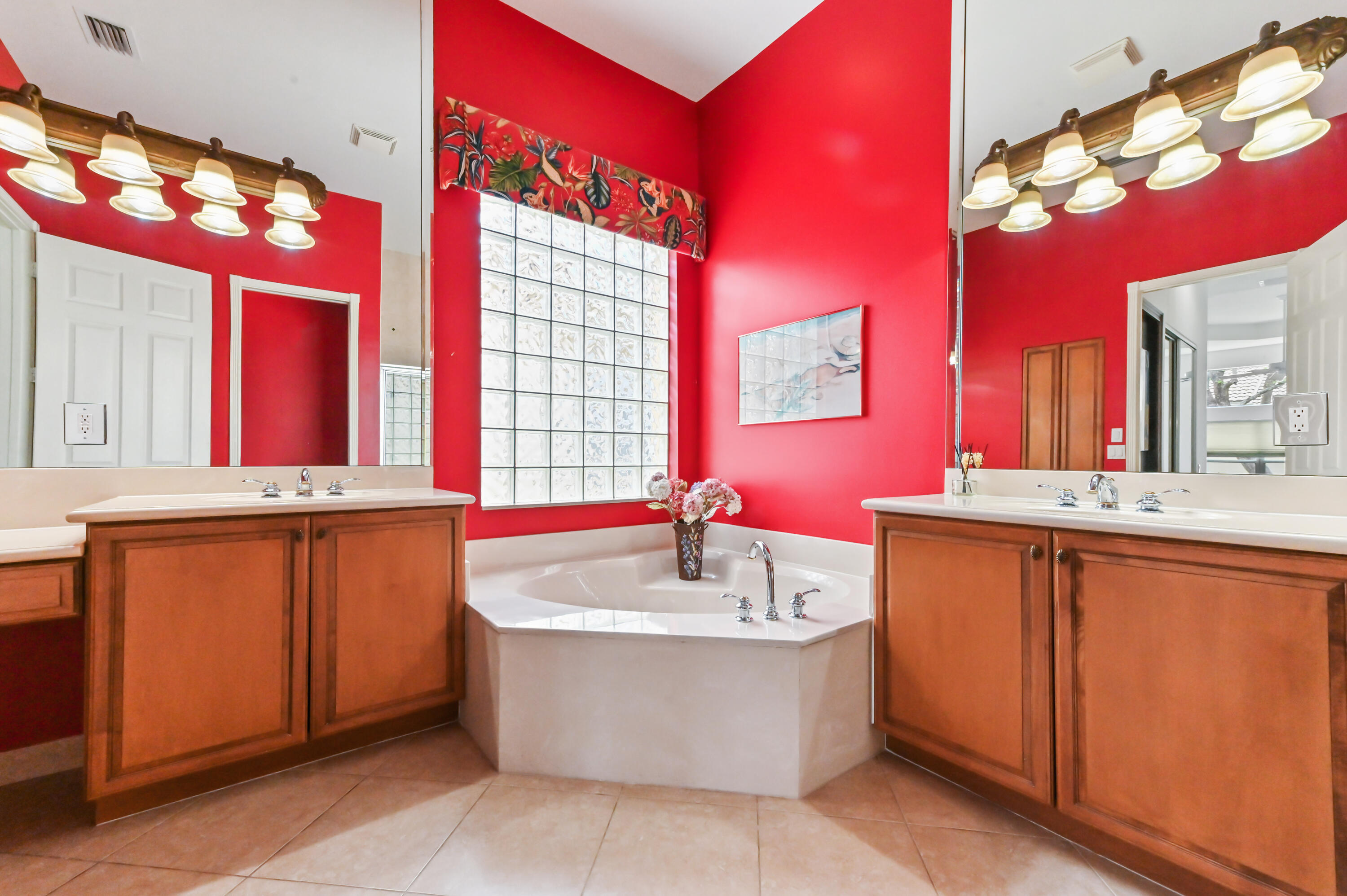 7712 Lighthouse Point Lane Lake Worth, FL 33467 - Photo 29 of 43 22 bathroom 01