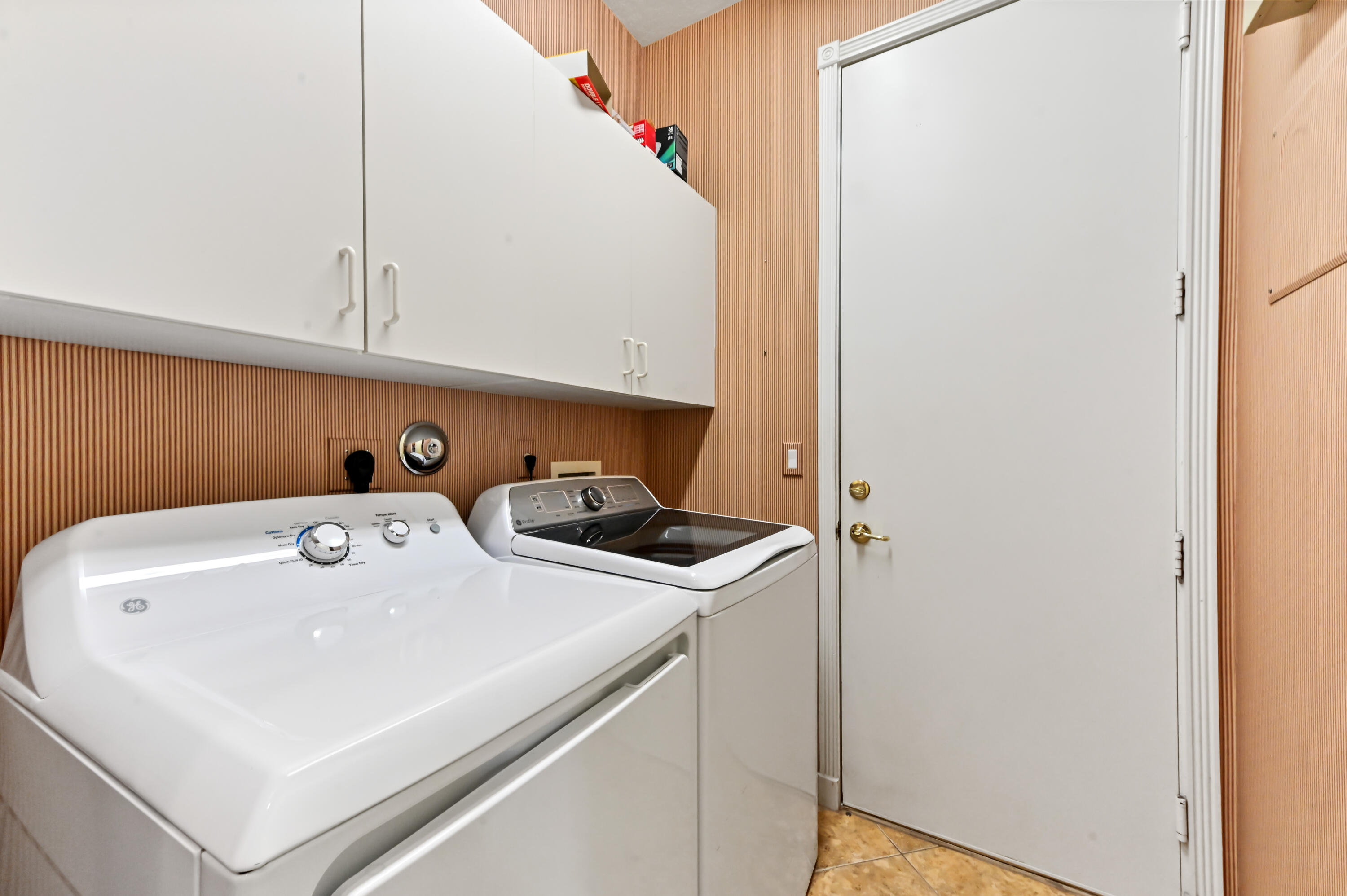 7712 Lighthouse Point Lane Lake Worth, FL 33467 - Photo 32 of 43 05 laundry room 01