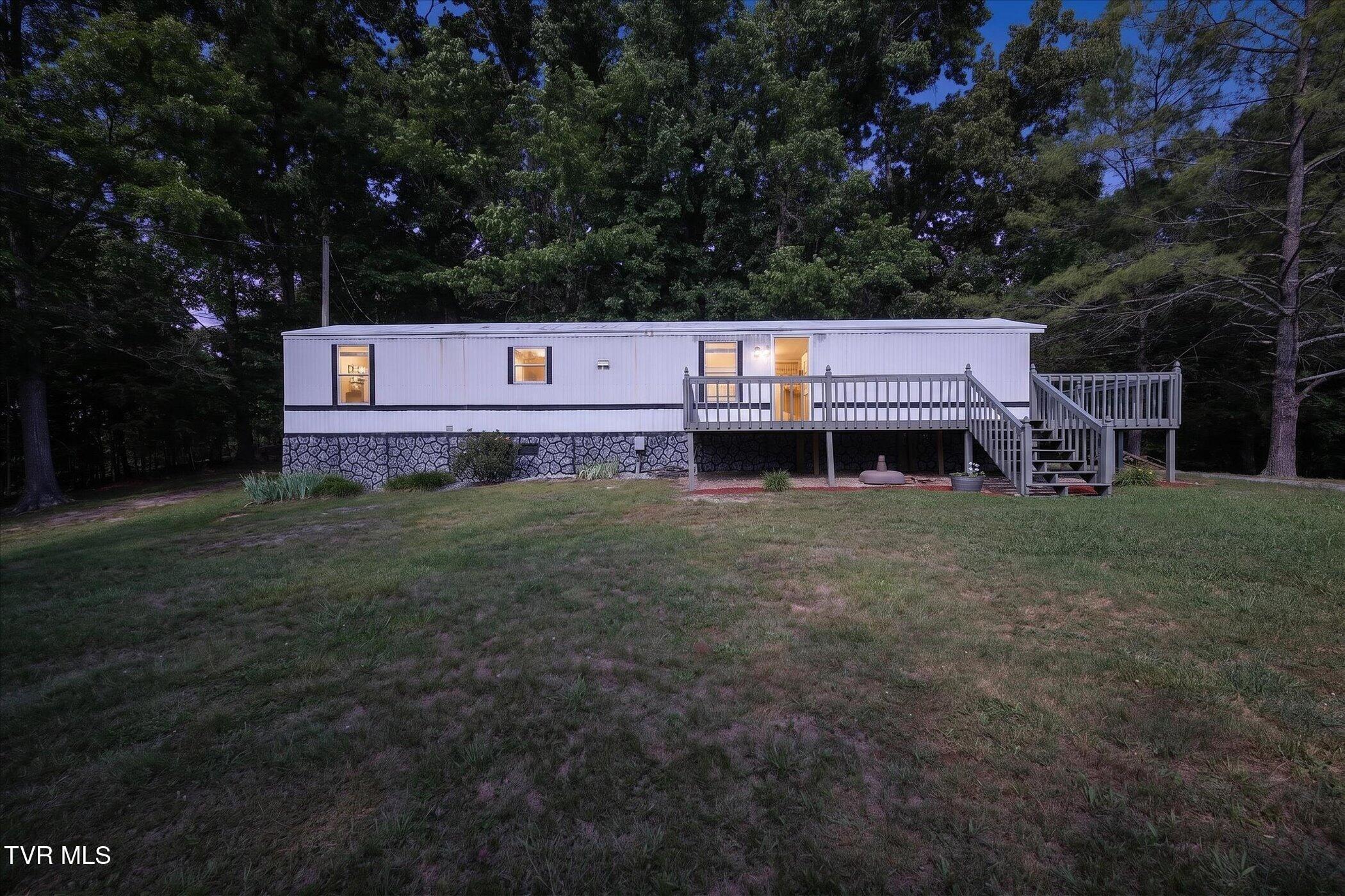 19004 Cleveland Road Abingdon, VA 24211 - Photo 32 of 57 01-19004-Cleveland-Rd-WindowStill