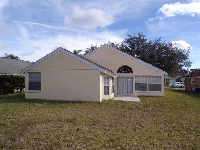 $2,090 | 2563 Davenport Circle, Kissimmee, FL 34746
