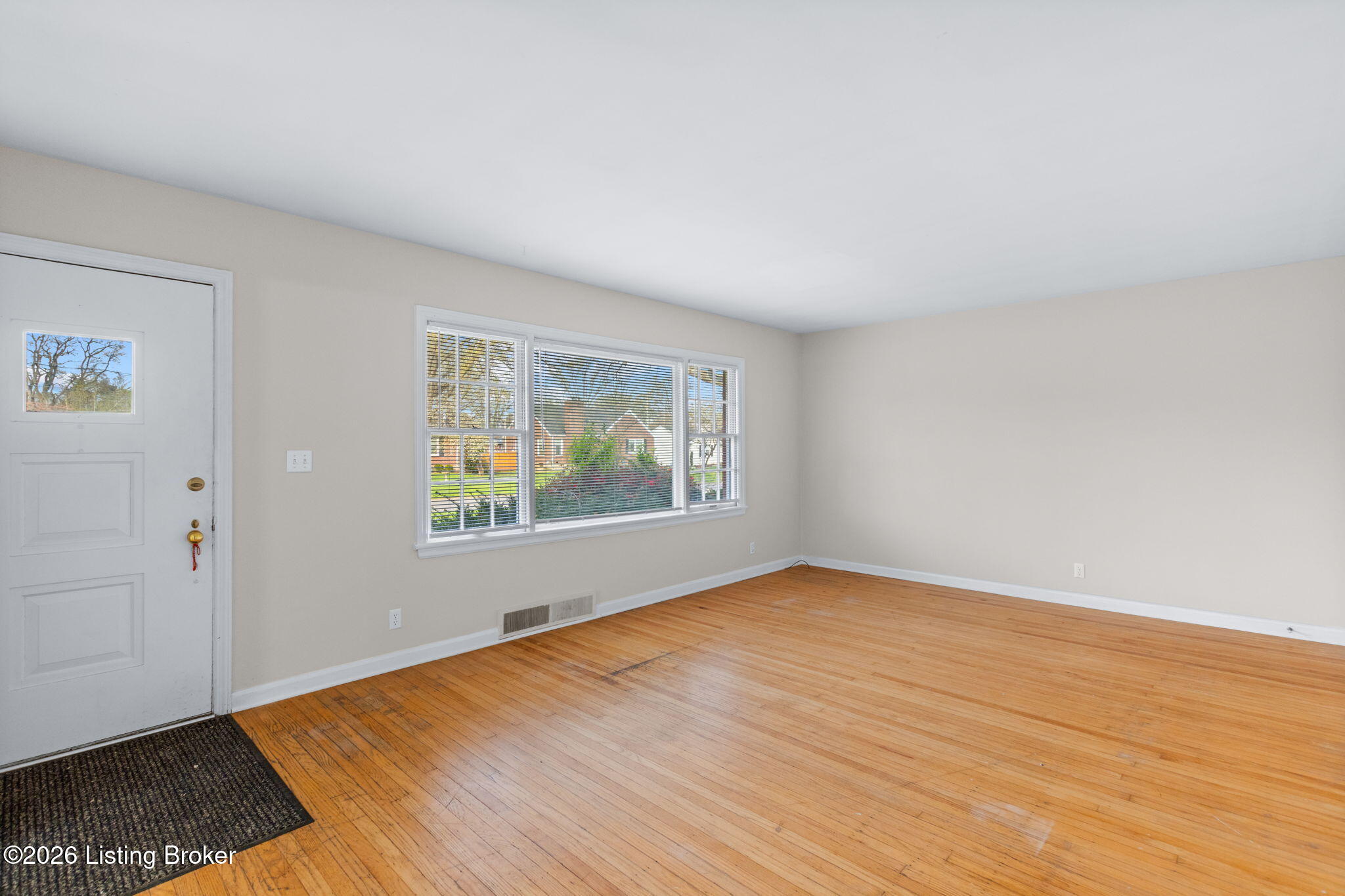 4304 Statton Road Louisville, KY 40220 - Photo 9 of 43 Living Room