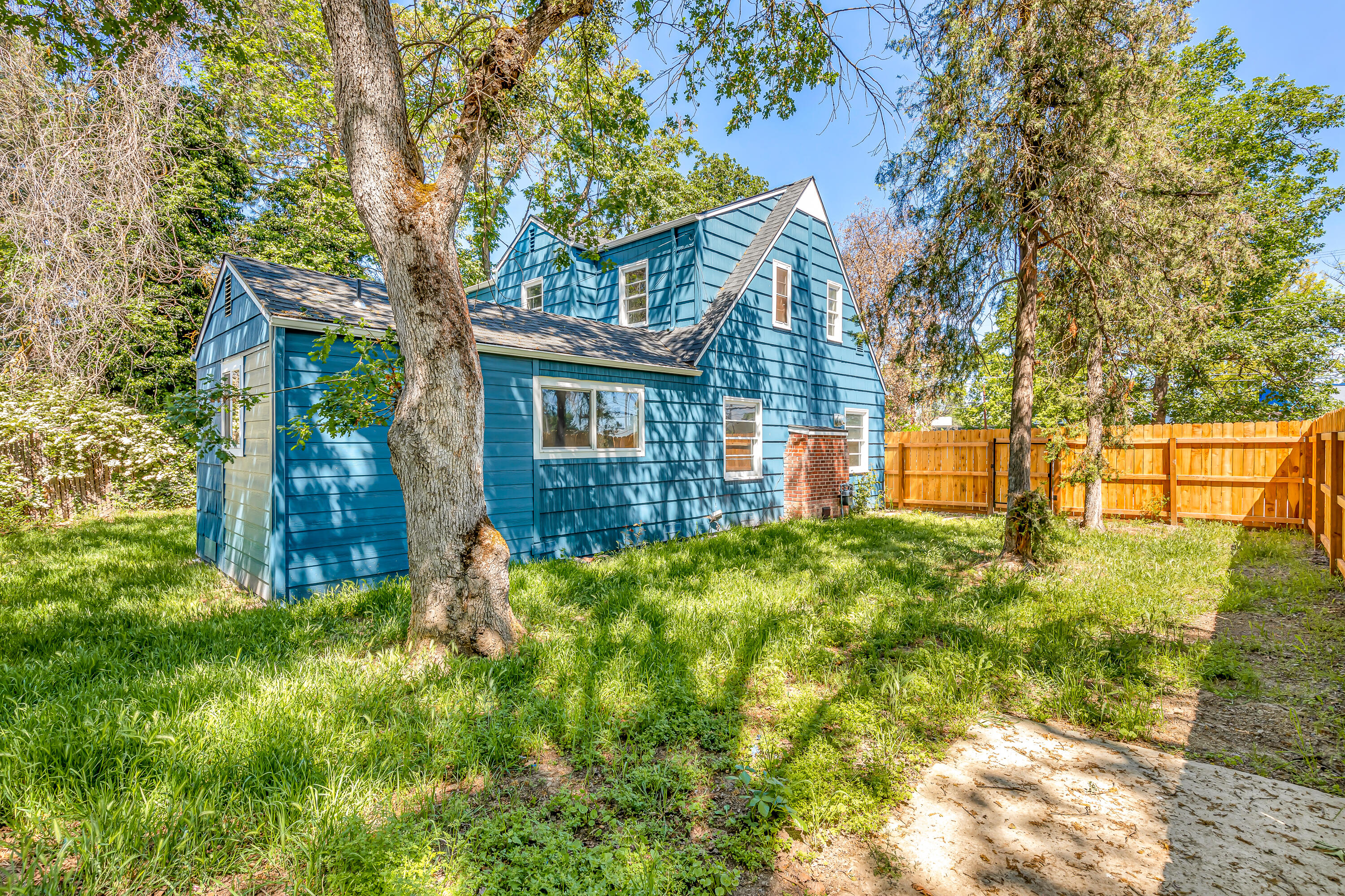52 Oak Grove Road Medford, OR 97501 - Photo 34 of 41 9R9A9686