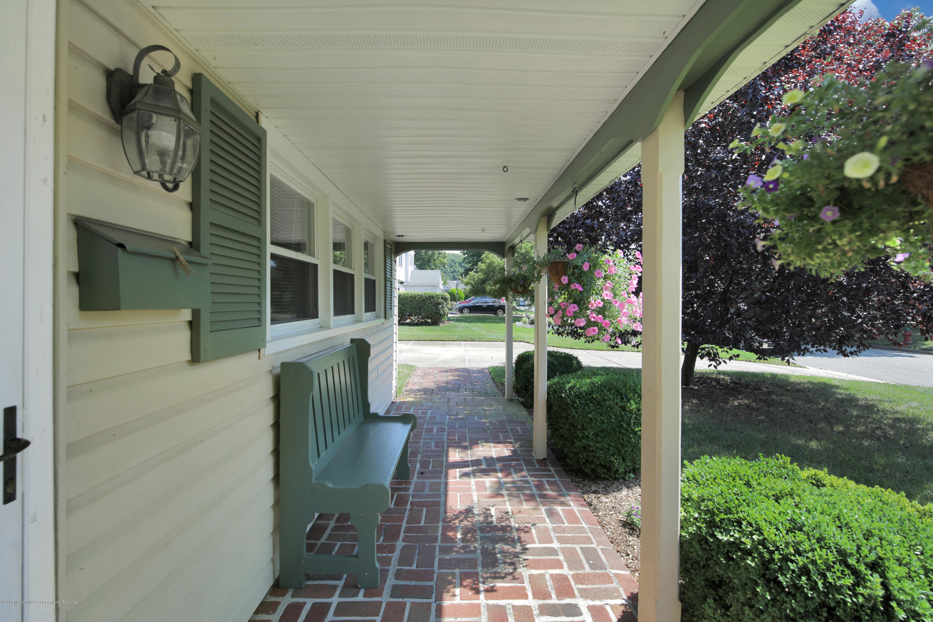 8 Taylor Road Matawan, NJ 07747 - Photo 5 of 36 5W5A1308