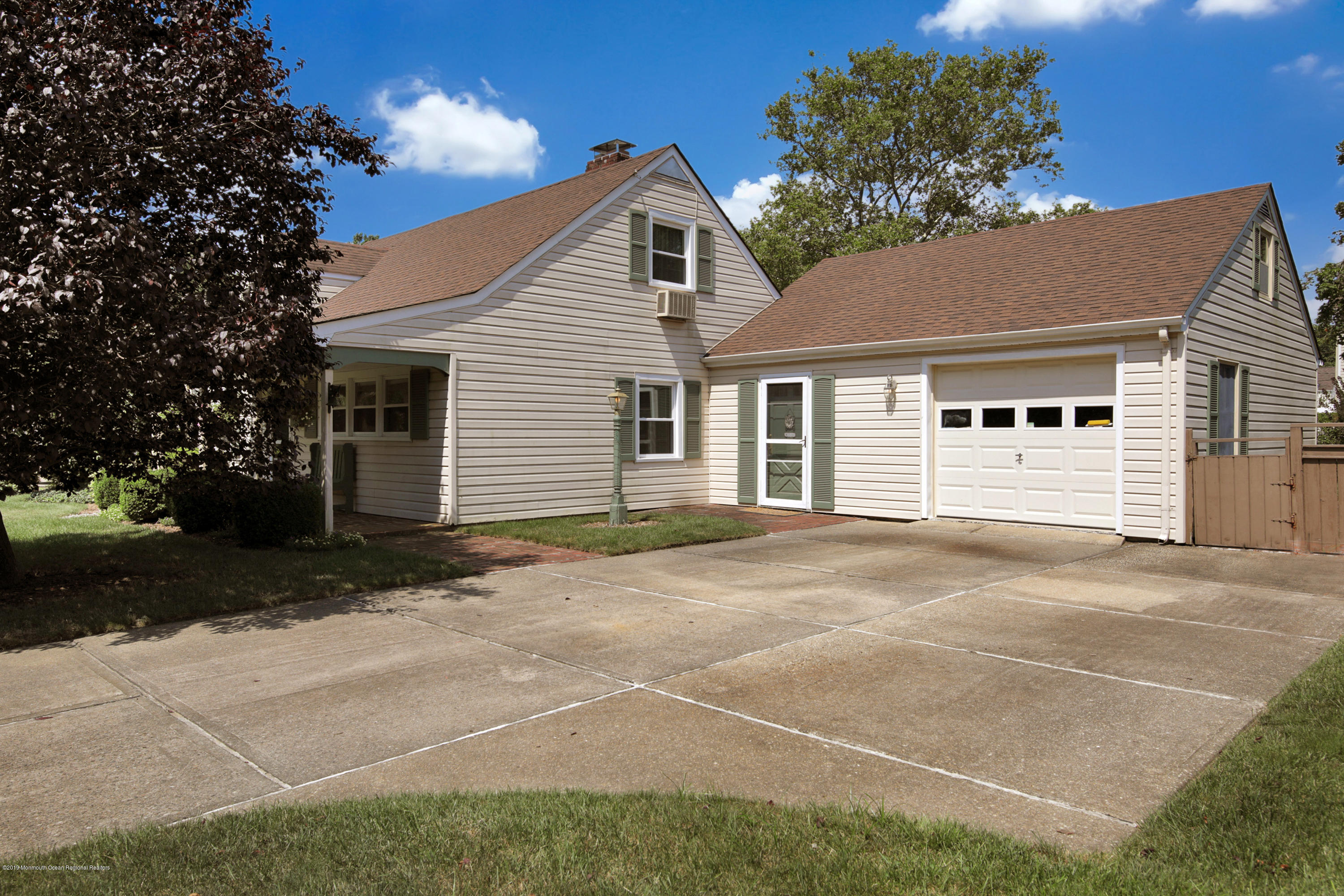 8 Taylor Road Matawan, NJ 07747 - Photo 6 of 36 5W5A1313