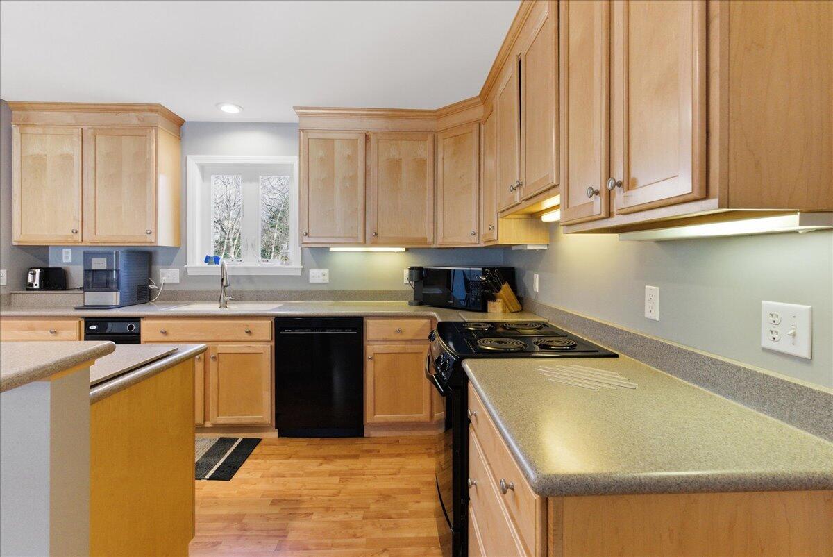 371 Maquoit Road Brunswick, ME 04011 - Photo 19 of 104 049-371 Maquoit Rd_Brunswick_ME-37