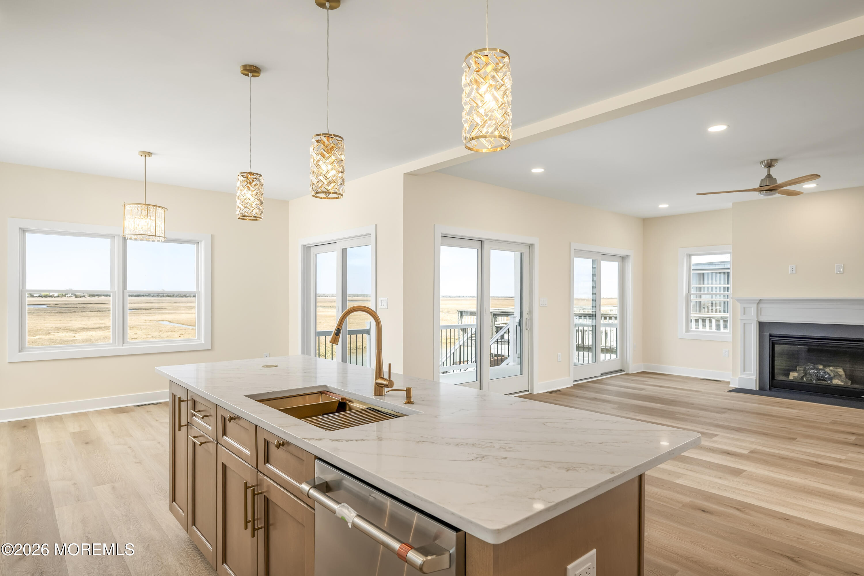 370 Kingfisher Road Tuckerton, NJ 08087 - Photo 19 of 52 370_Kingfisher_Interiors (9 of 36)
