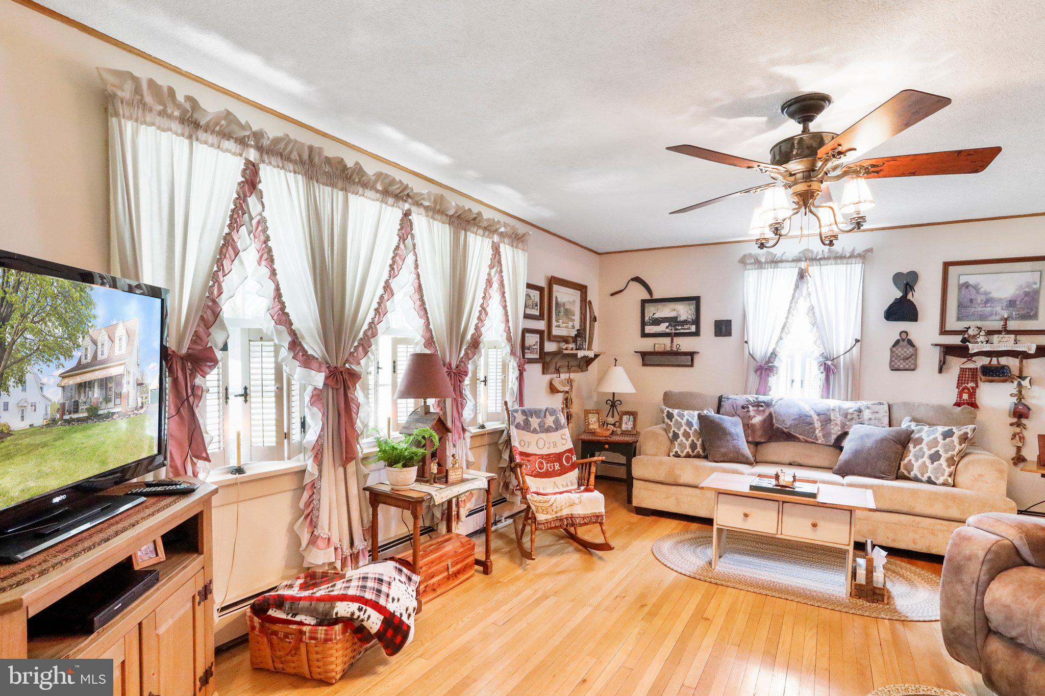 7589 Roxbury Road Newburg, PA 17240 - Photo 3 of 30 Gallery Image 3